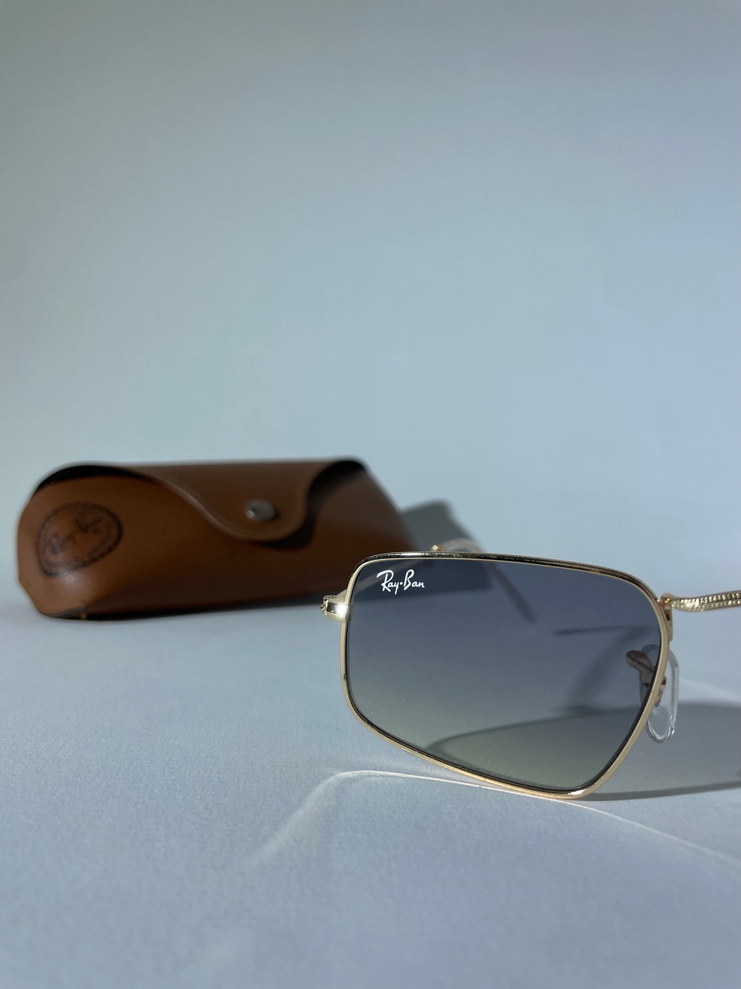 Lunette de soleil Ray-Ban doré