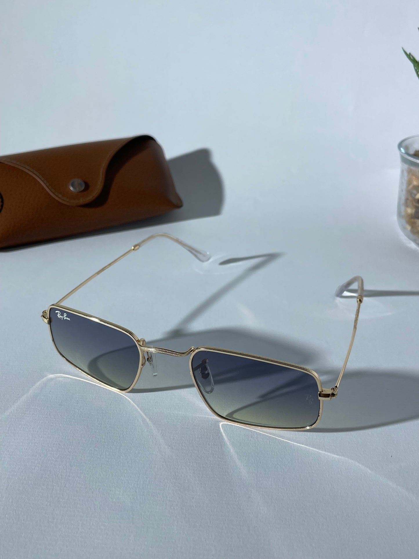 Lunette de soleil Ray-Ban doré